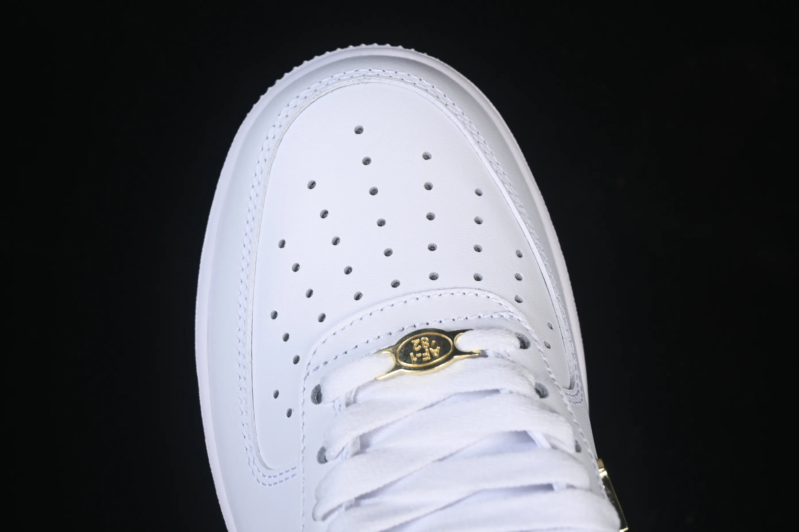 All categories Nk Air Force 1 Air Force series Nk Air Force 1 Low Air Force low top Nike Air Force 1'07 Low Four hooks black and white Air Force 1 low top casual sneakers ZH0316-113